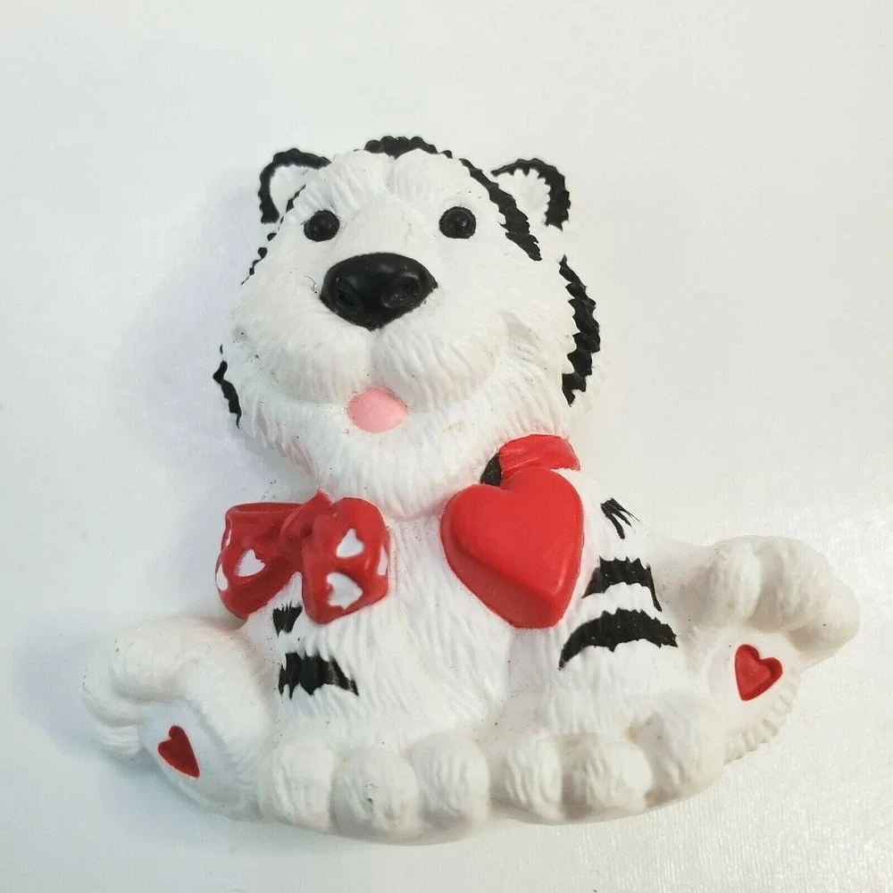 Vintage Hallmark Pin Valentines Tiger Cat Heart Bow White Black 1995 Brooch